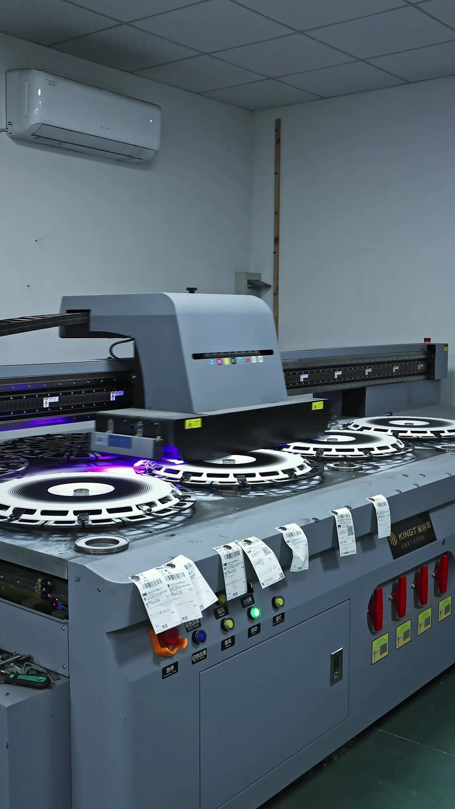 UV flatbed printer printing aero wheel covers