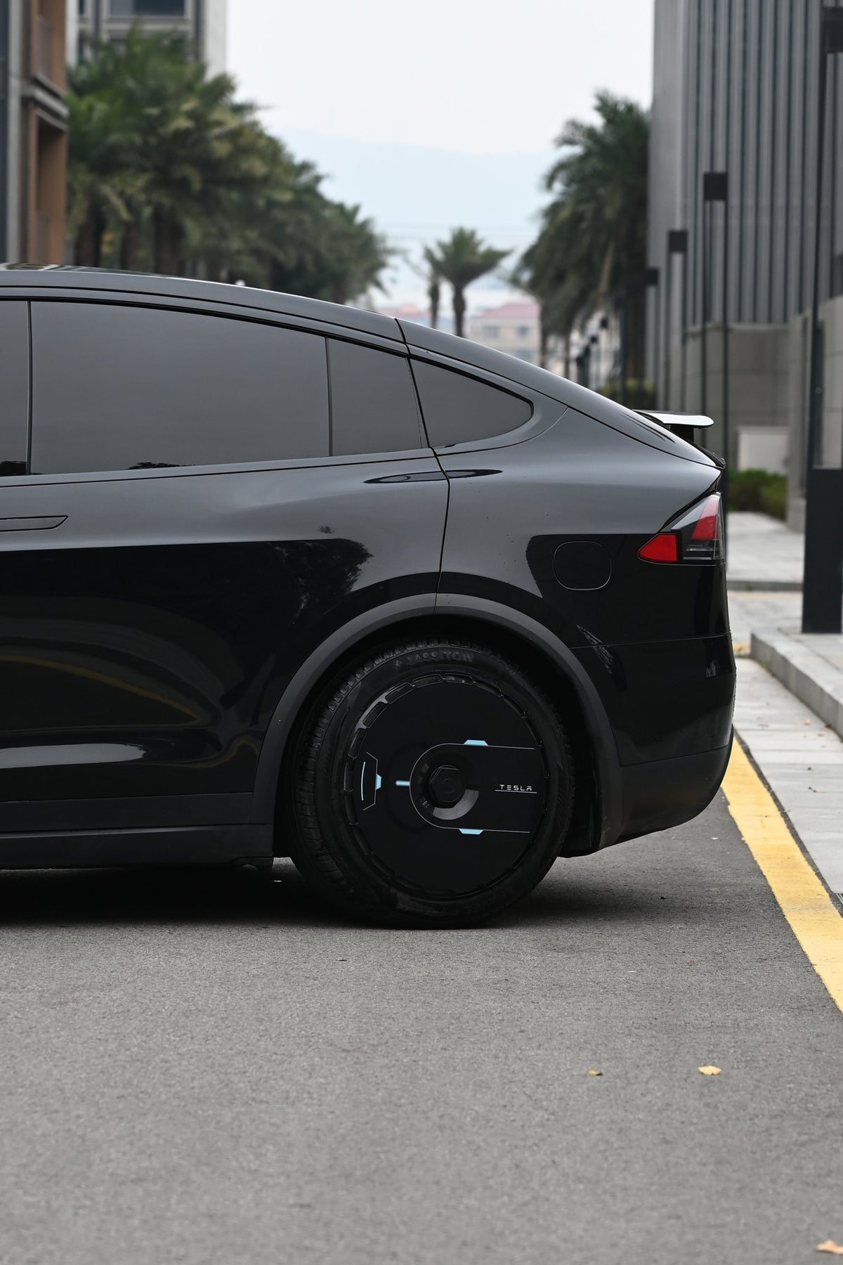 Daredevil wheel covers — real-world photo