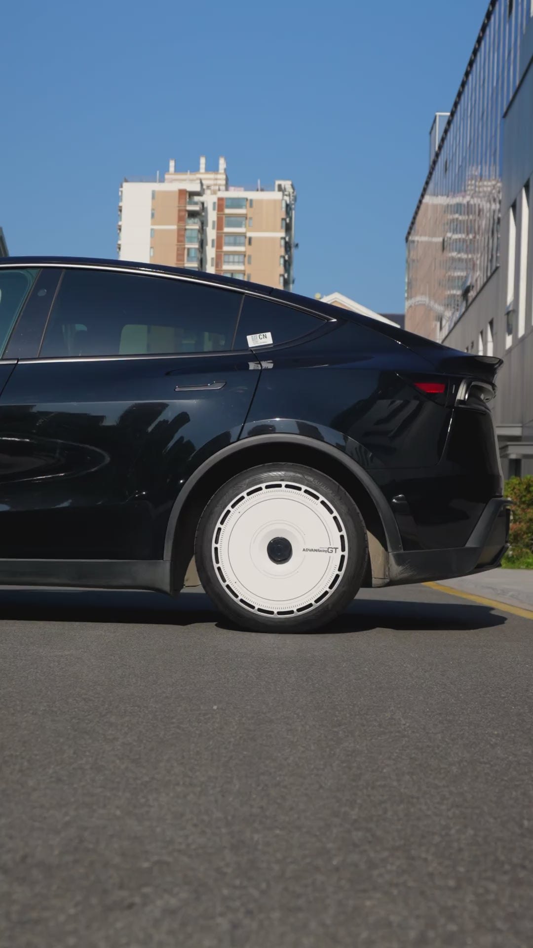 Tristar wheel covers — on-car video