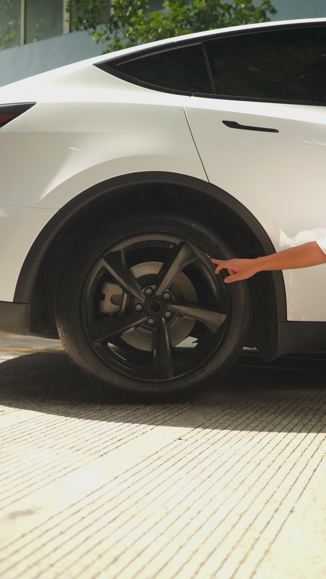 Chessline wheel covers — on-car video