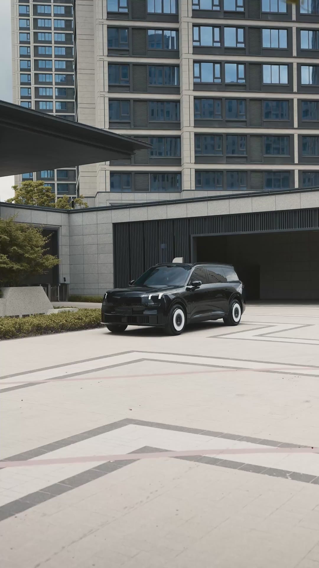 Chessline wheel covers — on-car video